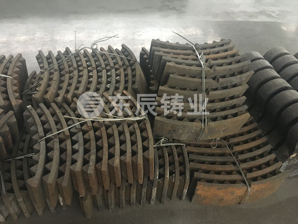 供應上海破碎機配件現(xiàn)場